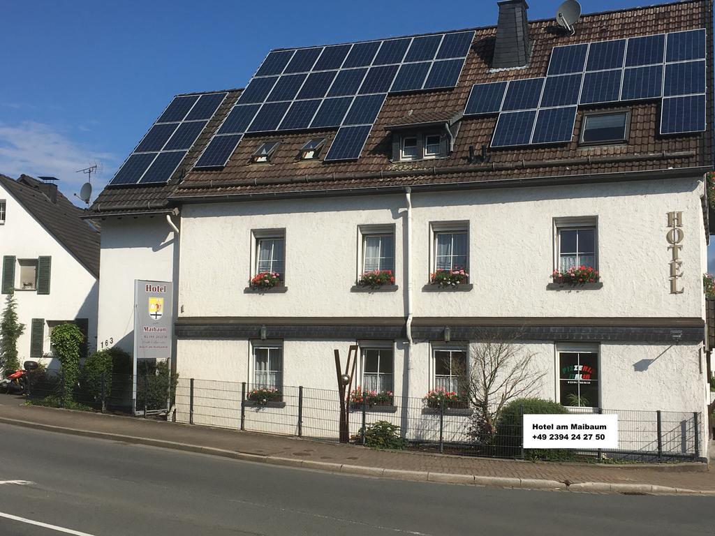 Hotel Am Maibaum Neuenrade Exterior foto